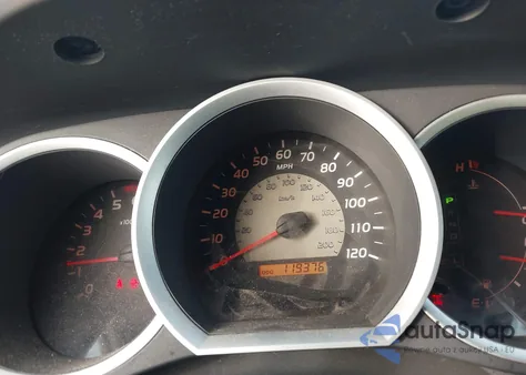 2011 Toyota Tacoma Prerunner V6 z USA, uszkodzony, nr VIN 3TMJU4GN8BM113132